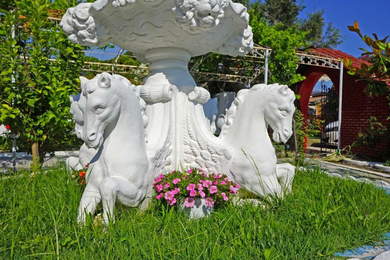 Villa Fofo - Beautiful Sea Front Villa With 650M2 Garden Nea Kallikrateia Luaran gambar