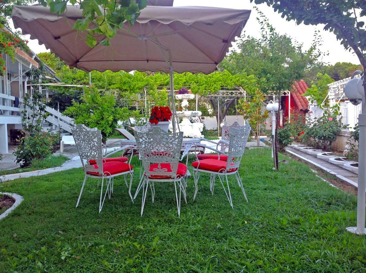 Villa Fofo - Beautiful Sea Front Villa With 650M2 Garden Nea Kallikrateia Luaran gambar