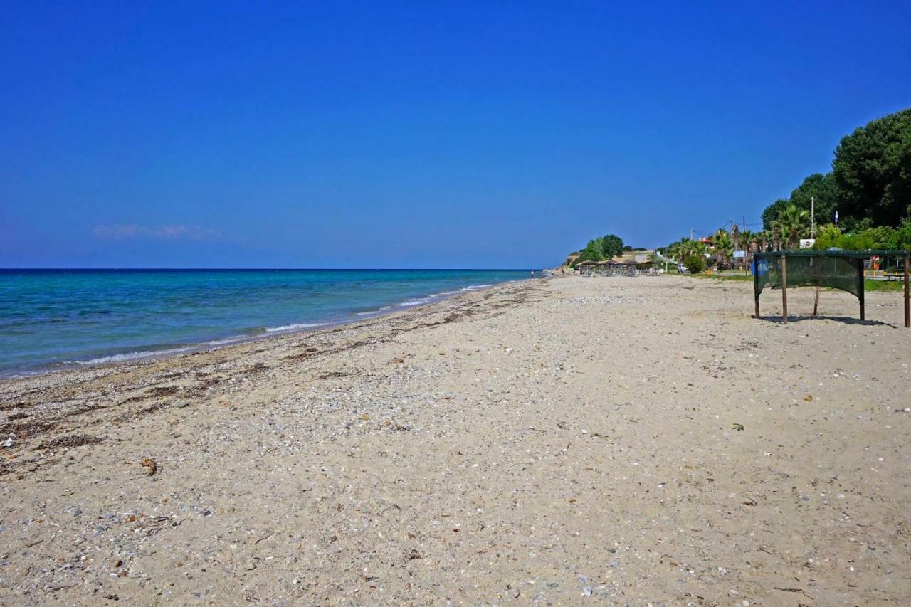 Villa Fofo - Beautiful Sea Front Villa With 650M2 Garden Nea Kallikrateia Luaran gambar