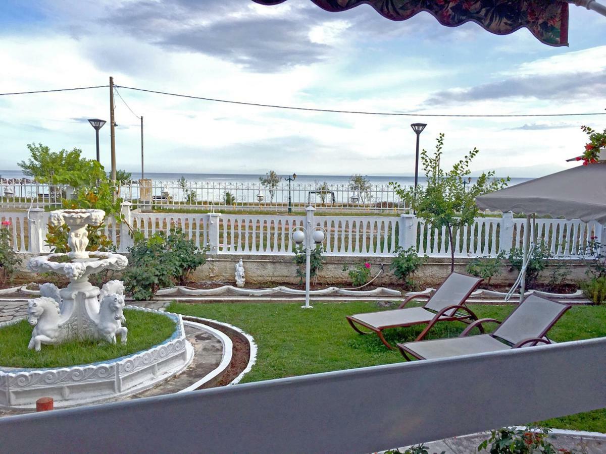 Villa Fofo - Beautiful Sea Front Villa With 650M2 Garden Nea Kallikrateia Luaran gambar